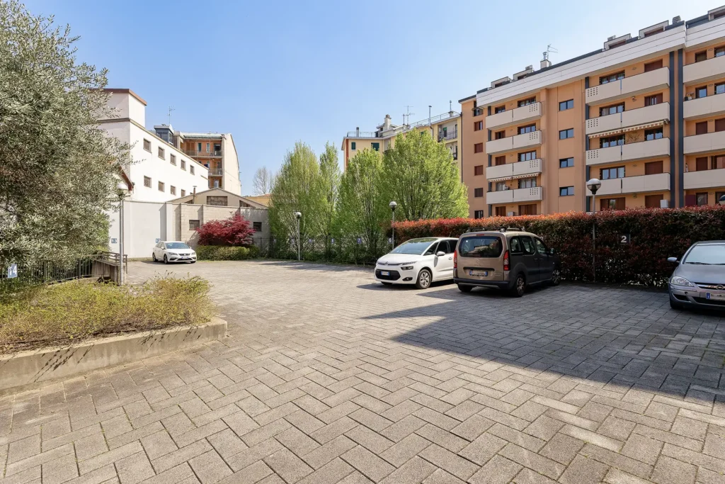 CHS posti auto Residence Milano 5